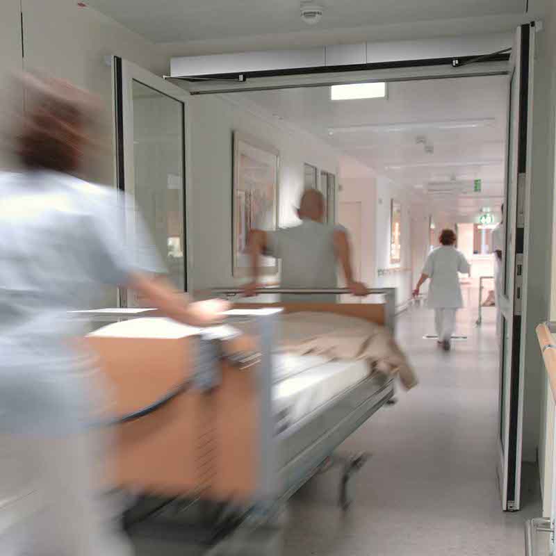 Puertas Torre Este Hospital Calderón Guardia